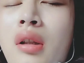 中国伪娘宿舍床帘内自慰淫叫 japan careless porn model