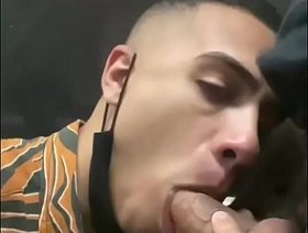 Novinho mamando pau grande em público - Gabriel Martins gay hot animation porn