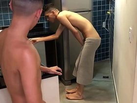 Pedi uma xícara de açúcar para o vizinho mas dei pika ( Completo no RED) china bear gay porn