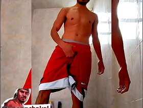 COMPA ME ACOMPAÑA AL BAÑO Y YO TERMINO MASTURBÁNDOME LA VERGA HASTA SACAR TODA LA LECHE FRENTE A ÉL vietnam porn gay