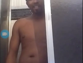 ATOR PÔRNO CARIOCA NEGÃO DOTADO FAZENDO ATENDIMENTOS POR CHAMADA DE VIDEO WHATSAPP COM UMA COROA GOSTOSA asia gay porn net