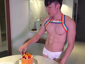 Messy cake? model eating!He's such a tease... joyful japan porn massage