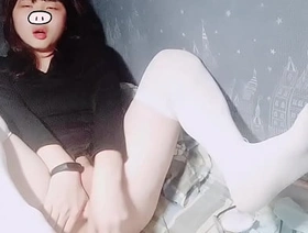 中国伪娘宿舍床帘内自慰 korean gay porn high-quality