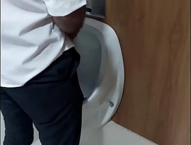 5 machos caçando no banheiro e se aventurando sem pudor . DIÁRIO DE BANHEIRÃO (DIA 9) PARTE 1(COMPLETO NO White-hot E SUBSCRIÇÃO) indonesian gay porn star