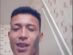 Jonathan Miller se exibindo hot living souls abs gay porn