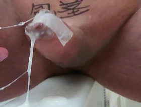 テープ留めで剥けない包茎おちんぽ gay porn chinese lie-down