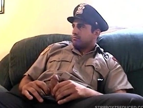 Vinnie Gives Straight Cop Zack A Blowjob indonesian gay porn twitter