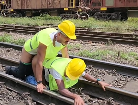 OPERÁRIOS FODERAM GOSTOSO COM O CHEFE DURANTE A PAUSA ALMOÇO sex porn gay korean