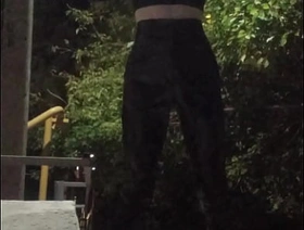 На высоких каблуках и брюках, ночью gay japan delivery porn