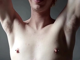 Brazen out falando putaria e brincando com as axilas gay korean solo porn