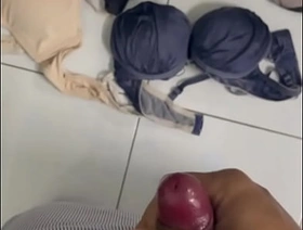 Finding something in workmate sister room 1 2 blithe hot porn big dick