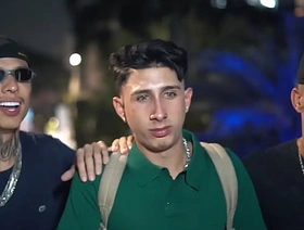 SURUBA COM OS GÊMEOS E COM O MANO, COLOCARAM AS 3 PIROCAS PRA JOGO korean ai gay porn