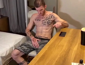 Carmona fodendo o rabao gostoso do gringo Dato Foland sem camisinha gay porn hot men