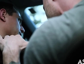 Rideshare Serving-wench Offer hospitality to Upstairs By Creepy But Intriguing Passenger gay hot photograph porn