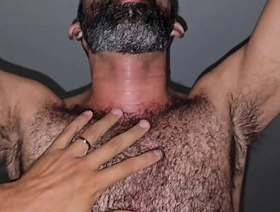 Uma DP com rolas extremamente grossas, passivo gritou de tesão sendo invadido. FULL RED chinese gay bottom porn