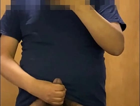 Mi amante me envia video masturbandose y golpeando su verga peluda hot indonesia gay porn