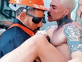 Clincher DO EXPEDIENTE Hardly any TRABALHO E EU FUDI O CUZINHO DO LOIRINHO. PEDIU VITAMINA Hardly any RABO .LEVOU! chinese gay porn creampie