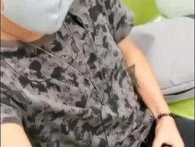 Joven exhibicionista en el vagón del metro en CDMX japan epoch freeze porn gay