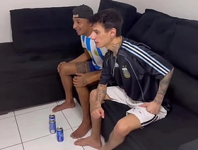 Não resisti as provocações do meu Amigo Viadinho e meti rola no cu dele !!! hot guys be wild about gay porn