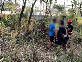 SEGURANÇA PARTICIPOU DA FUDEÇÃO NO MATO . METEU NO PÊLO E FUDEU GOSTOSO NESSA SURUBA singapore gay porn twitter