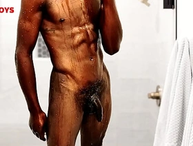 Garoto negro hetero tomando banho na casa do amigo blithe sexy hot blithe porn