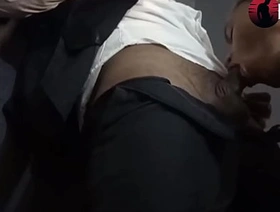 Homen de roupa social fudendo passivo na festa até leitar japan gay porn slave