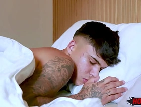 Pirocudo fodendo o amigo ninfeto! hot gay porn fuck