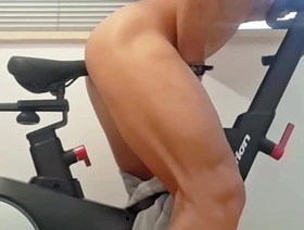 Hot Guy humping bike - cumming fat chinese gay porn