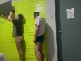 Servicio a la habitación termina en partida de culo (Trailer) gay hot sex porn