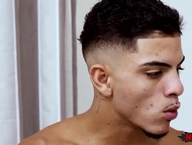 Fodendo o rabudo ninfeto junto do meu amigo? korean gay porn cam