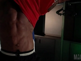 A porta estava aberta e esse puto vendado! Meti rola com gosto porn taiwan gay