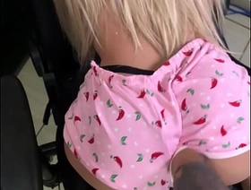 O padrasto pervertido interrompe a enteada para satisfazer seus instintos baixos. ( Coition TOY ) chinese gay whimpering porn