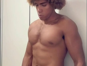 NEGAO DOTADO BATENDO PUNHETA COM BRINQUEDO chinese be ahead of joyful porn