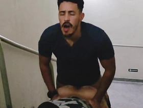 ENCONTREI DOIS CARAS TRANSANDO NAS ESCADAS DO SHOPPING E RESOLVI PARTICIPAR gay japan porn twitter