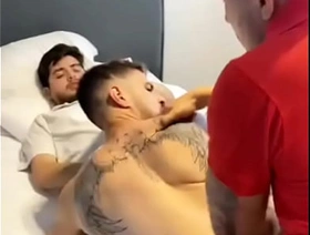 me follan para aprobar la materia chinese gay hunk porn