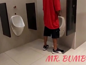 FAZENDO BANHEIRÃO NO SHOPPING DA ELITE. MUITOS VÍDEOS COMPLETOS DE BANHEIRÃO NO RED E SUBSCRIÇÃO cheerful porn hot blowjob