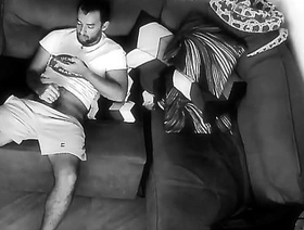 TRABALHADOR SENDO FLAGRADO BATENDO PUNHETA NA HORA DO SERVIÇO. porn gay sg