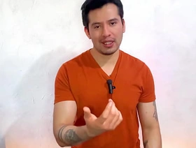 Patron maduro dotado de 20cm pone al jardinero musculoso a darle sexo oral mientras su esposa no esta en casa! Relato sexual korean gay soft porn