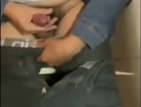 Cruising en los baños de un centro comercial japan gay porn hot