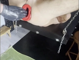 As a result wird Toms Arsch mit dem Pighole geweitet hot gay porn daddy