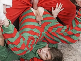 Stepson Getting a Early Present from His Daddy - Soncreep korean gay porn actor