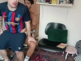 Veio pintar a minha casa e arrombou meu cuzinho na sala (COMPLETO Hardly any RED) gay porn hunk japan