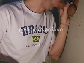 Levando leitada de desconhecidos no glory hole hot merry cartoon porn