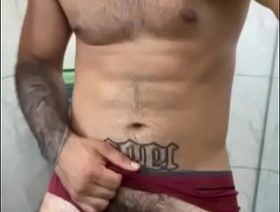 Macho Twink Batendo Punheta e Gozando jap gay knead porn