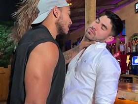 Juicy omega Bartender [Free 3 first mn] hot 3d gay porn