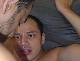 Tres machos com desejos secretos curtindo seus momentos sozinhos, tesão real - FULL SHEER hot shtick dad detached porn