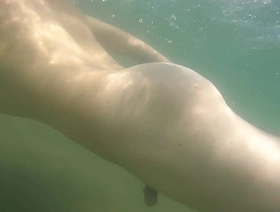 I cum just for the pleasure of feeling free, naked on a public beach japan gay porn handjob