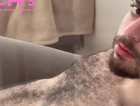 Gostoso peludo e pauzudo se masturbando - VÍDEO completo no RED gay porn korean hot