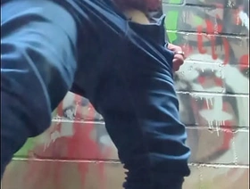 Nikijami wichst draußen singapore jc gay porn