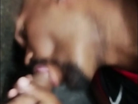 Trabalhador deita no chão pra chupar gay porn korean handsome